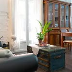 modern&neoclassical flat