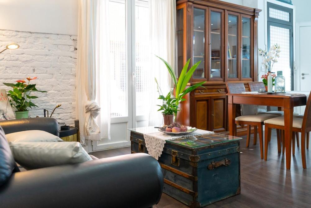 Modern&neoclassical Flat * Madrid