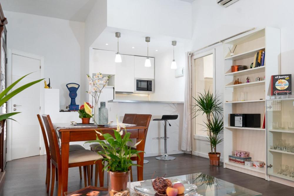 Modern&neoclassical Flat * Madrid